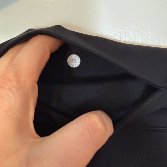 Black lululemon Leggings - Picture 3 of 3